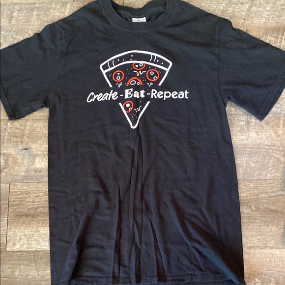 Black T-Shirt with Pizza Graphic - Picture 1 of 4